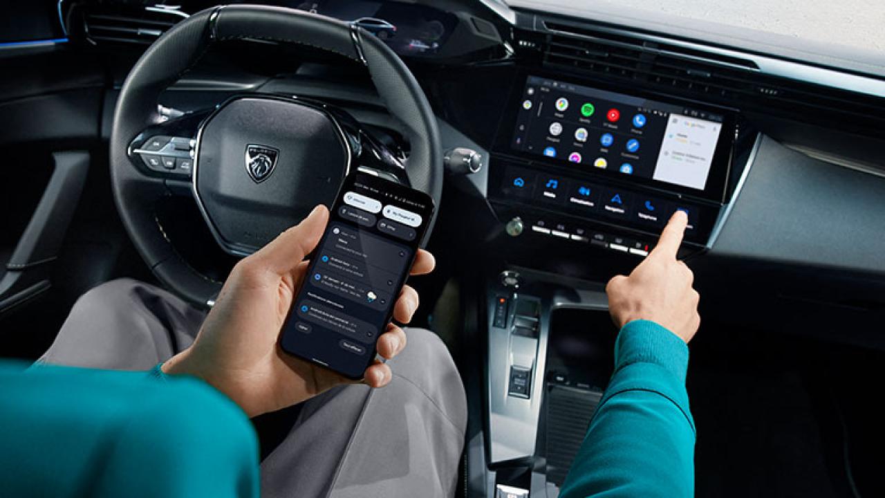 Peugeot 408 - Cockpit - bei Automagazin Plus