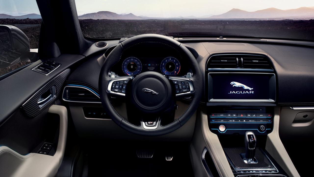 Jaguar F-PACE - Cockpit - bei Automagazin Plus