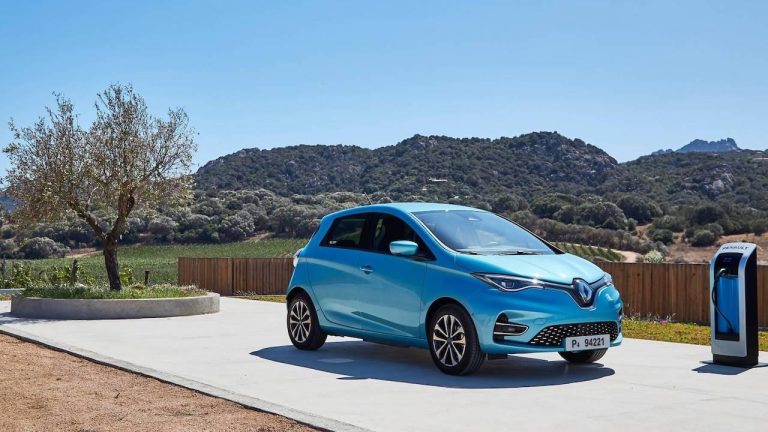 Renault Zoe - Front- und Seitenpartie bei Automagazin Plus
