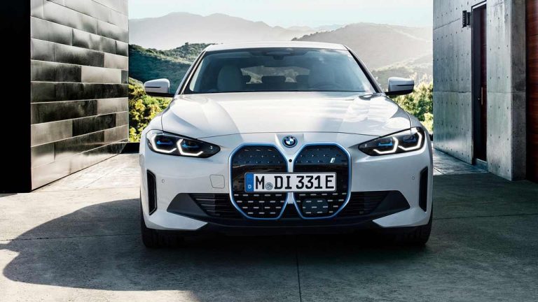 Der BMW i4 - Frontansicht - bei Automagazin Plus